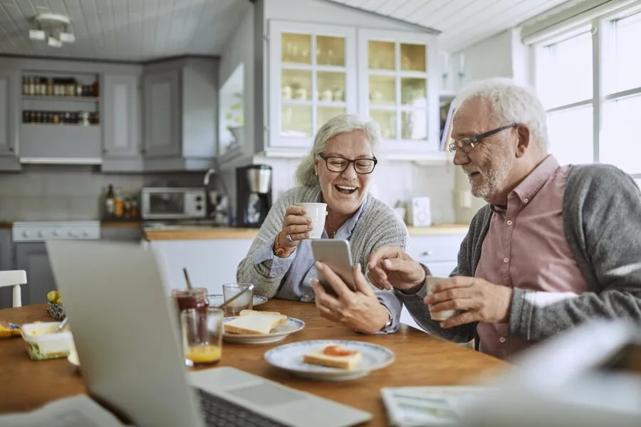 How To Get Free Phones For Seniors on Social Security?