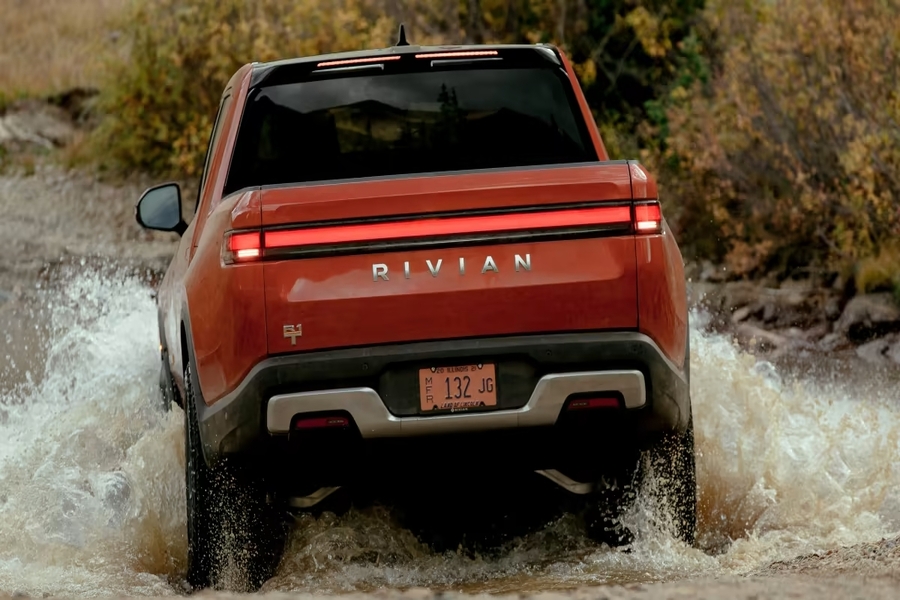 Us Electric-Car Startup Rivian Unveils Tesla Model Y Rival Next Year
